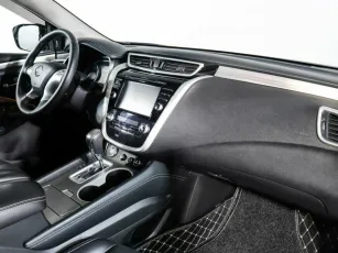 Nissan  8
