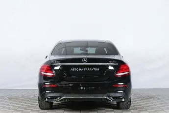 Mercedes-Benz  4