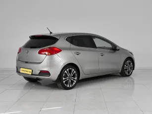 Kia  6
