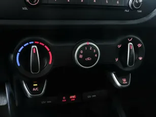 Kia  22