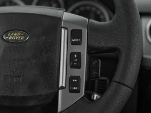 Land Rover  11