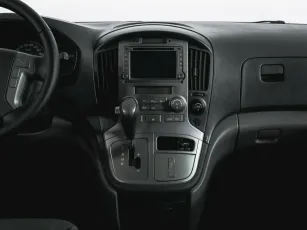 Hyundai  12