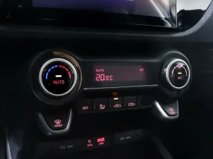 Kia  15