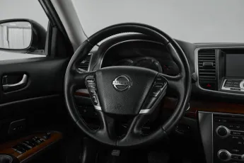 Nissan  10