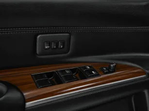Nissan  11