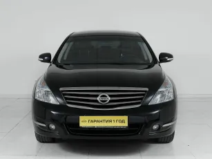 Nissan  2