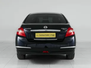Nissan  5