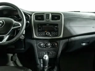 Renault  8