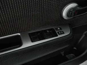 Nissan  11
