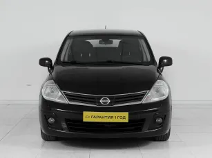 Nissan  2