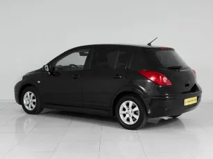 Nissan  4