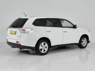 Mitsubishi  6