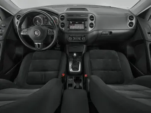Volkswagen  8