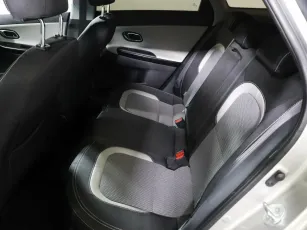 Kia  10