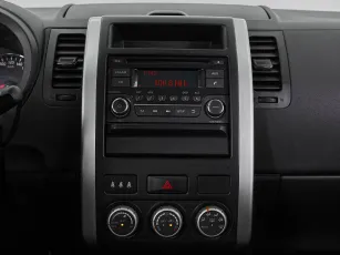 Nissan  12