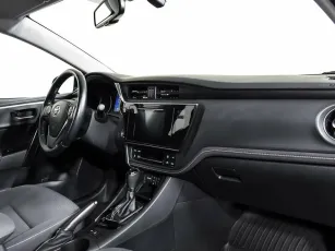 Toyota  8