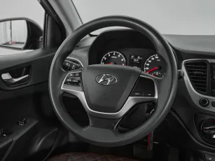 Hyundai  10