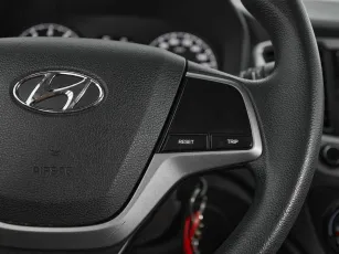 Hyundai  12