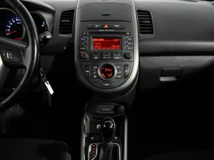 Kia  10