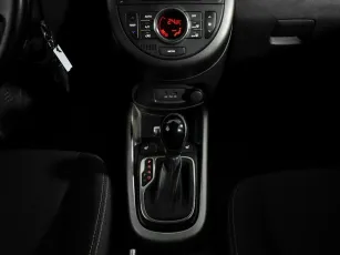 Kia  11