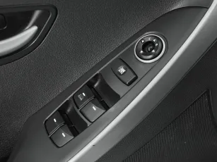Hyundai  10