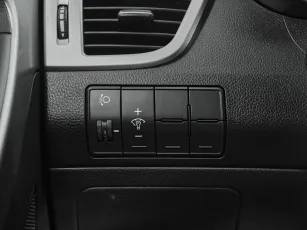 Hyundai  11
