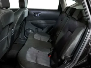 Nissan  10