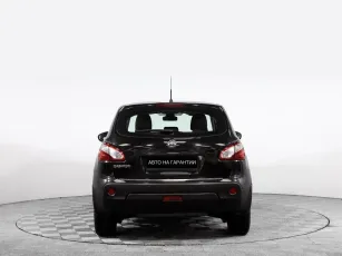 Nissan  4