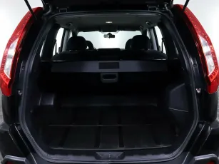 Nissan  16
