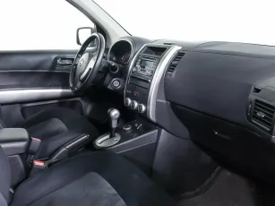 Nissan  9
