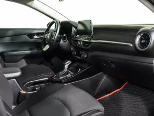 Kia  8