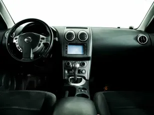 Nissan  10