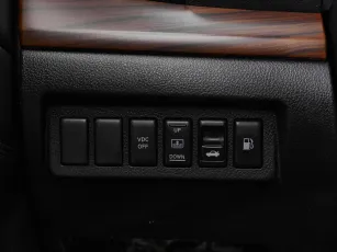 Nissan  15