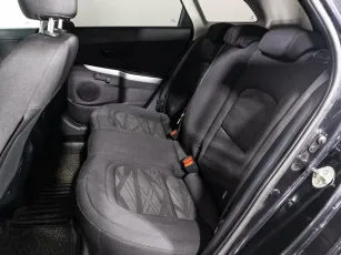 Kia  13