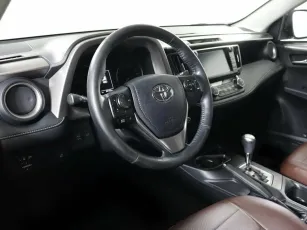 Toyota  8