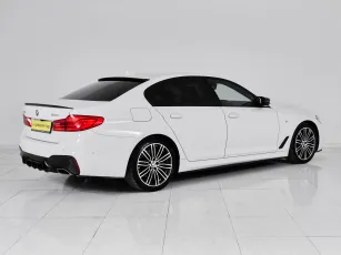 BMW  6