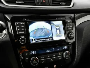 Nissan  11