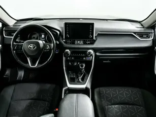 Toyota  8