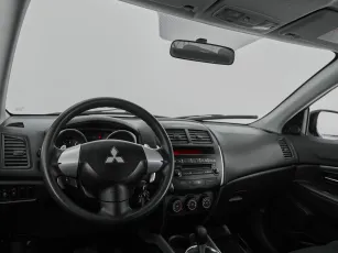 Mitsubishi  9