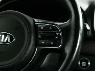 Kia  11