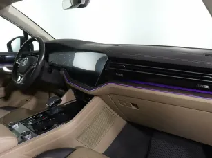 Volkswagen  8
