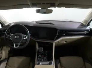 Volkswagen  9