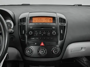 Kia  11