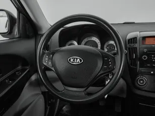 Kia  9
