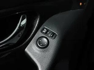 Nissan  17