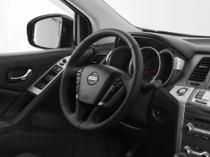 Nissan  10