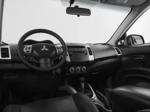 Mitsubishi  8