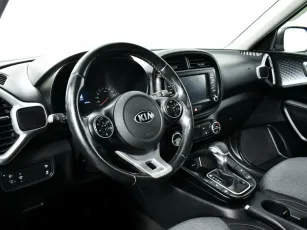 Kia  9