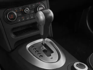 Nissan  16