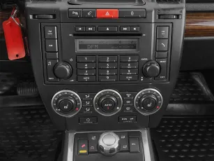 Land Rover  17
